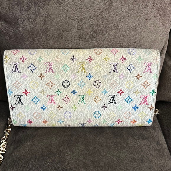 Multicolor Chain Wallet - Picture 3 of 9